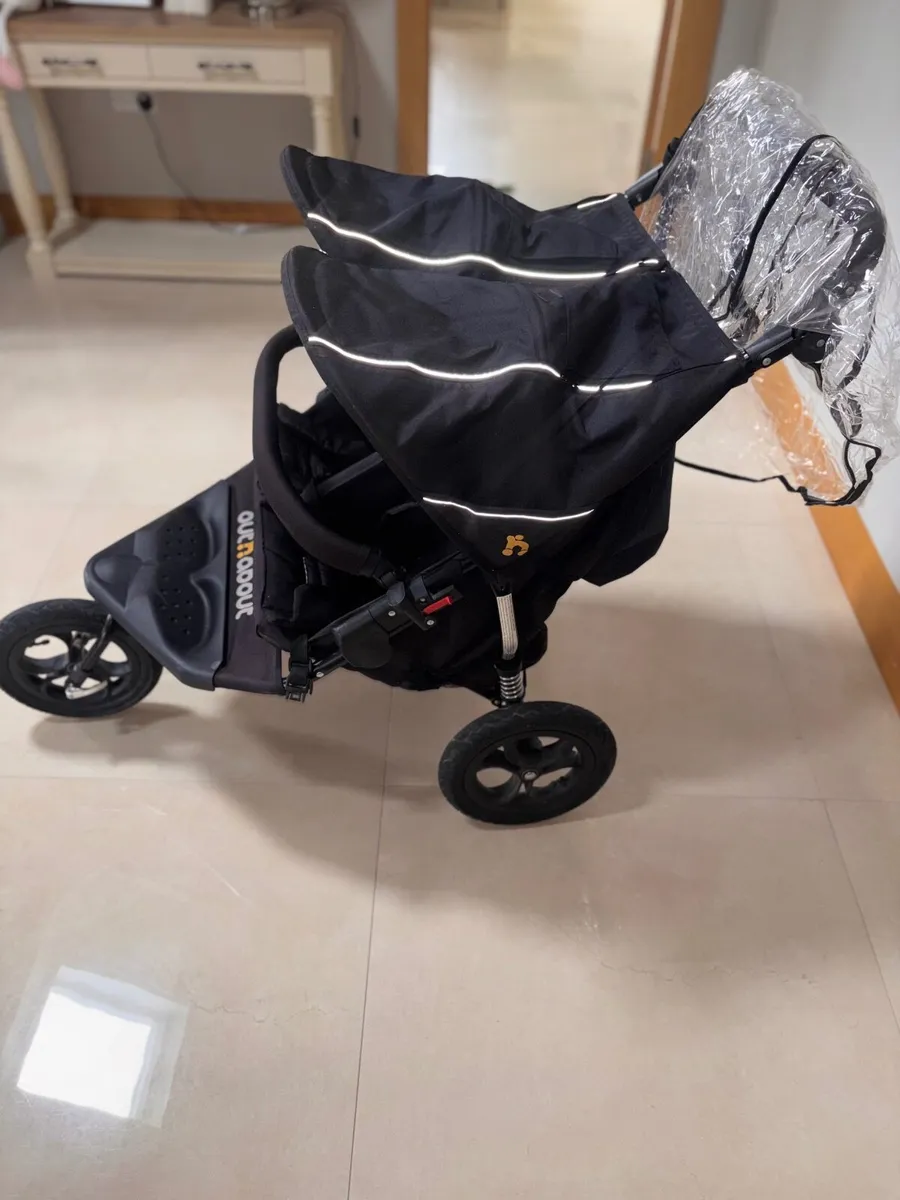 Out & About double buggy - Image 1