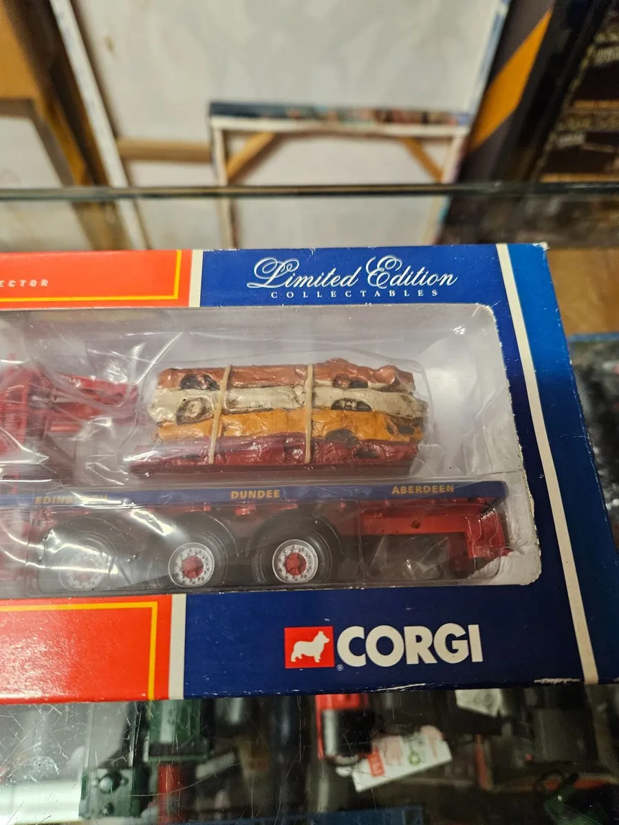 Corgi ERF Tractor Unit and Crushed Car Load - Image 3