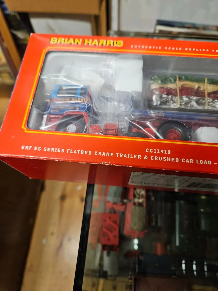 Corgi ERF Tractor Unit and Crushed Car Load - Image 2