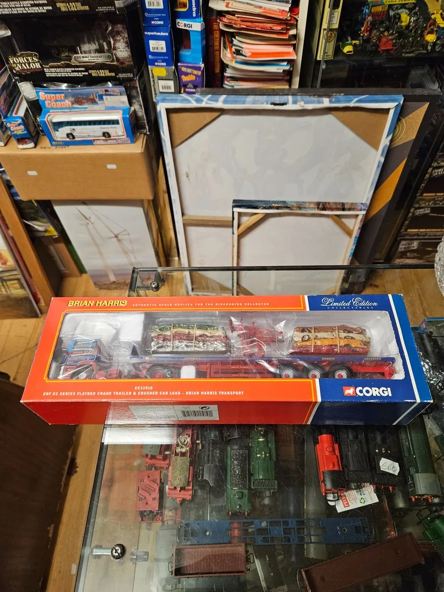 Corgi ERF Tractor Unit and Crushed Car Load - Image 1