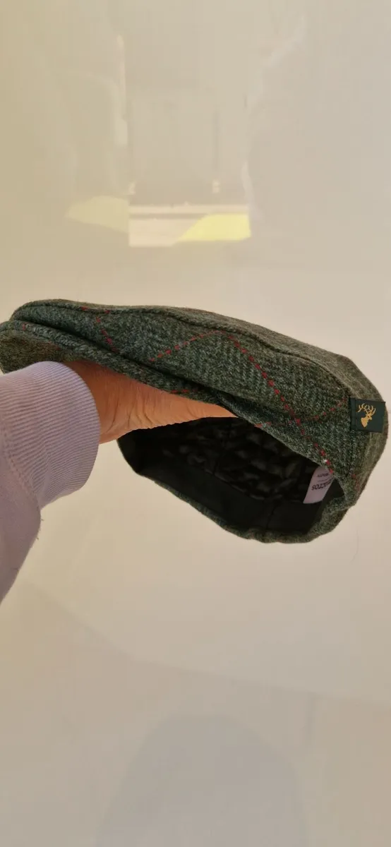 Wool man's cap - Image 1