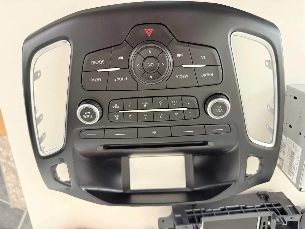 Original Ford Focus 2016 Radio / Head Unit – Fully - Image 1
