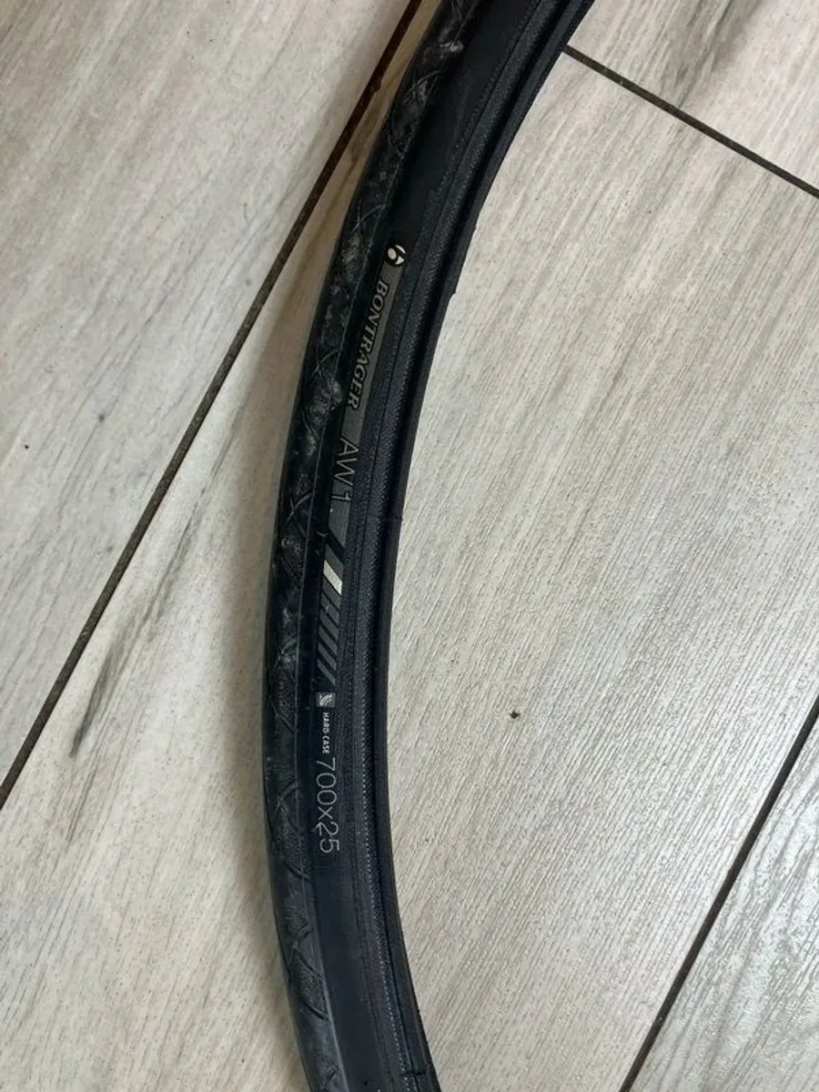 Bontrager 700 x 25mm X 2 - Image 2