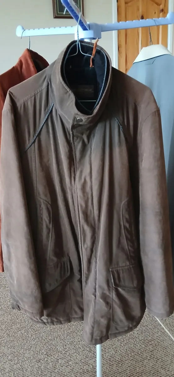 MEN'S  DARK BROWN JACKET SIZE 44 - Image 1