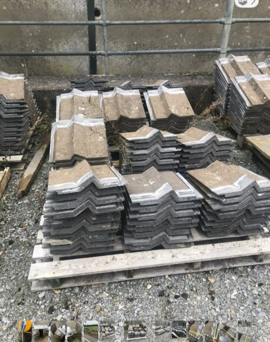 Old roof Slate /Tiles - Image 2