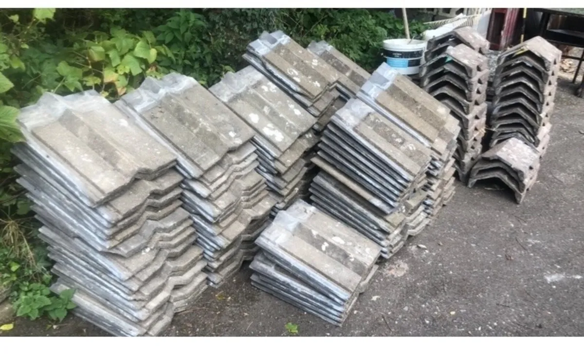 Old roof Slate /Tiles - Image 1