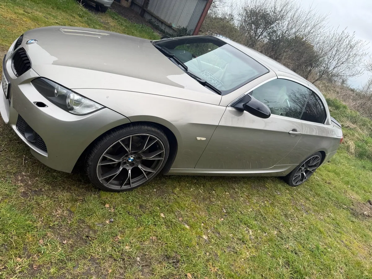 BMW 320I  E93 - Image 2