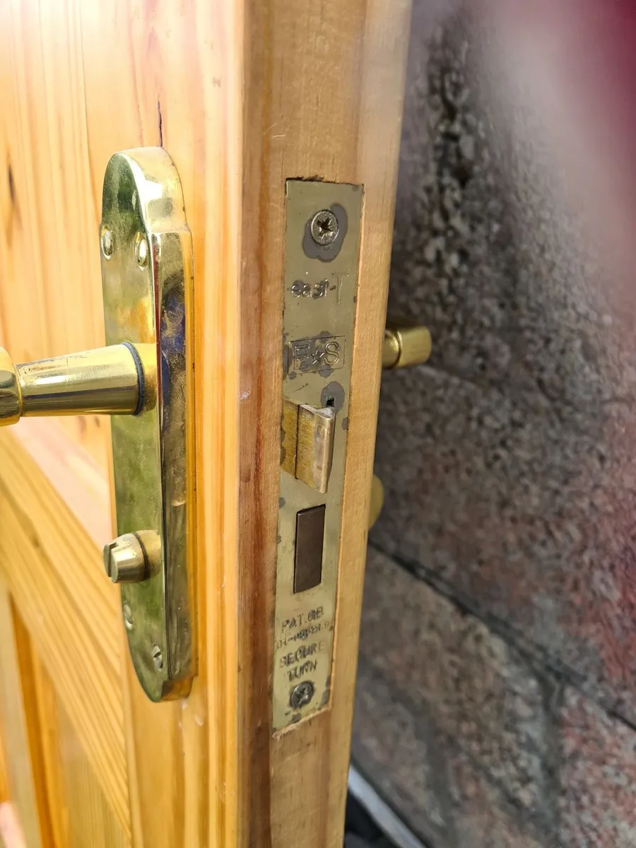 14 X Solid wood Pine Regency doors - Image 4