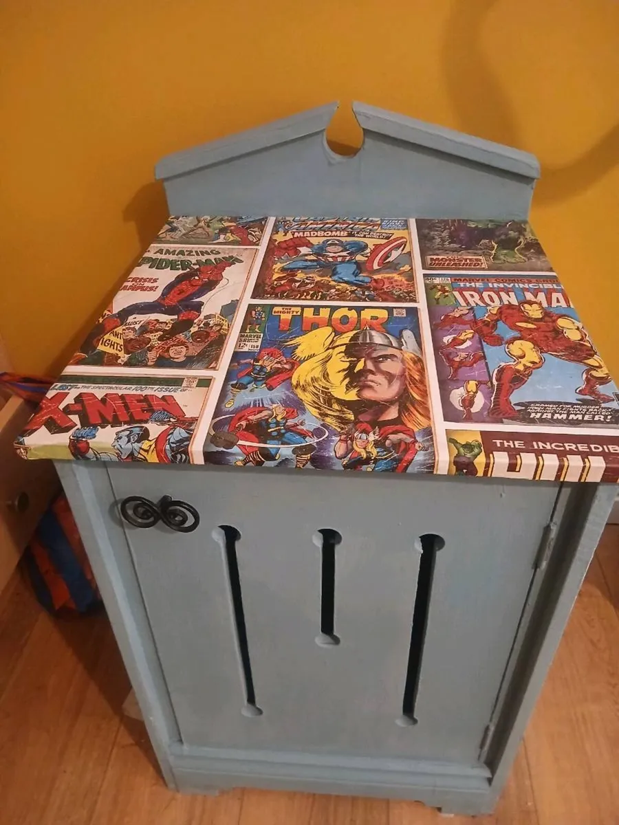 Boys locker - Image 2