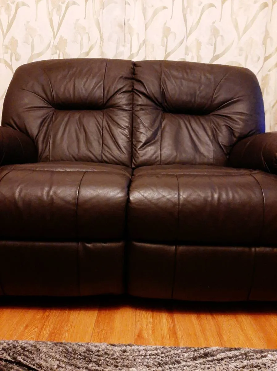 Two Seater Leather sofa - Image 4
