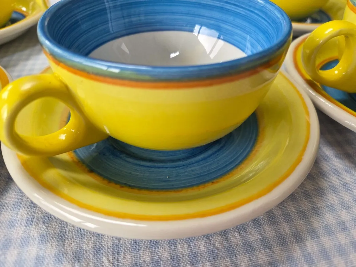 6 cups and 6 saucers - Image 1
