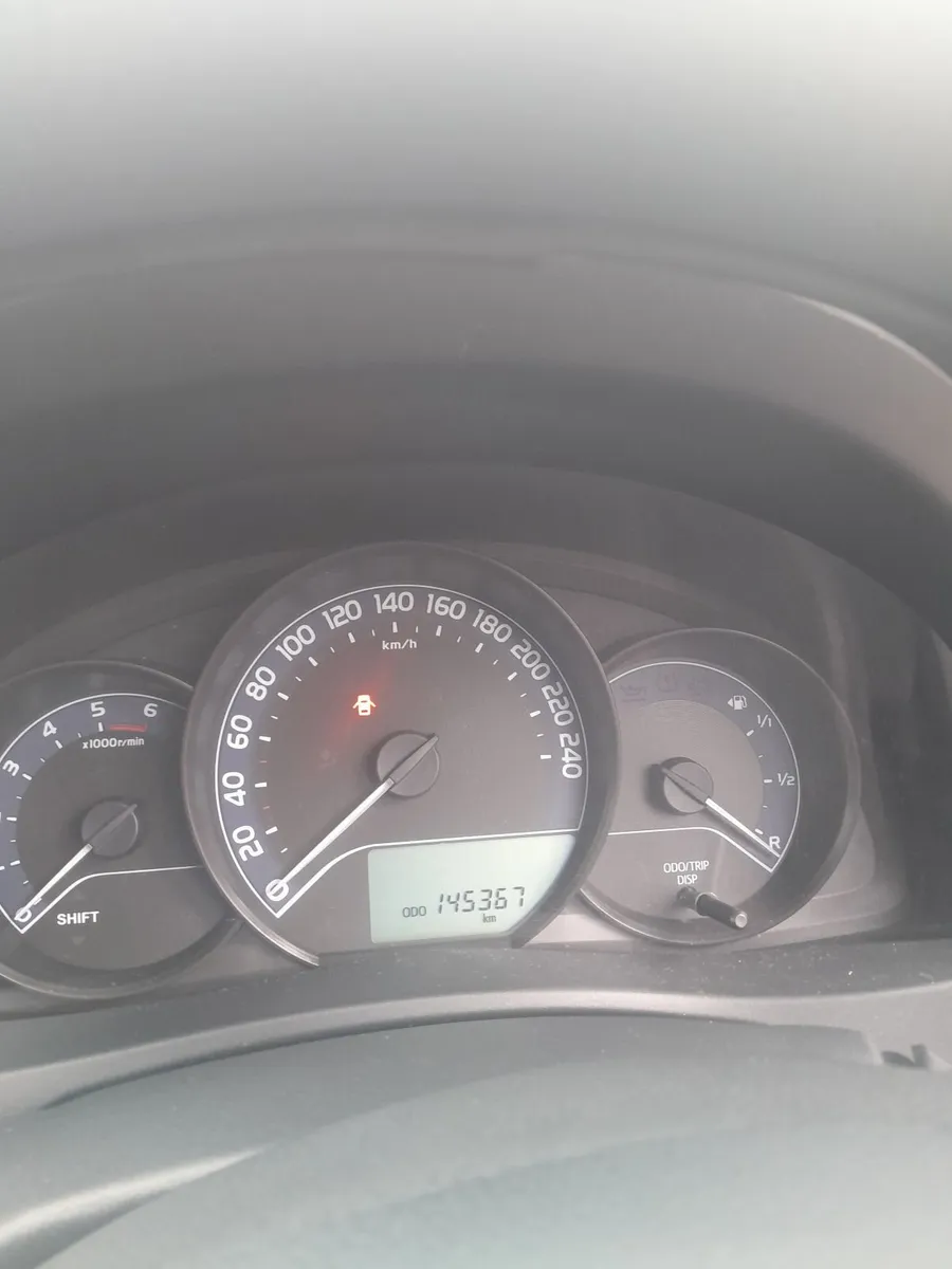 Toyota Auris 2016 - Image 3