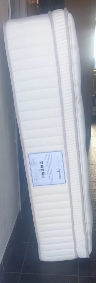 Double Mattress in excellent condition - Image 3
