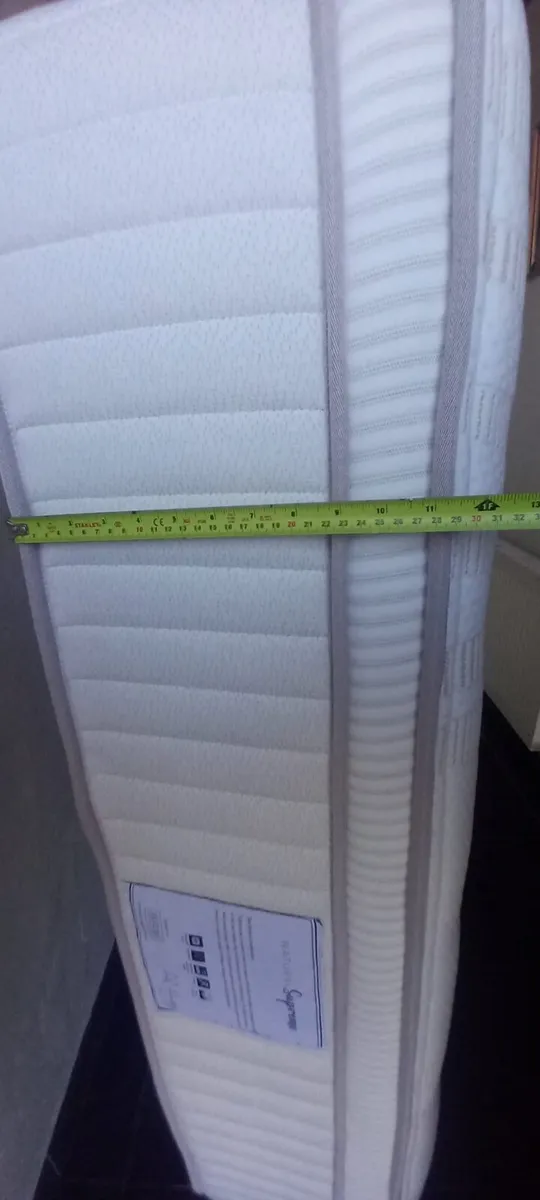 Double Mattress in excellent condition - Image 4