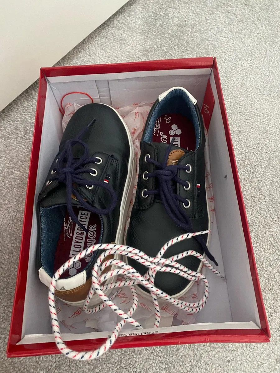 Lloyd & Pryce boys shoes - Image 3