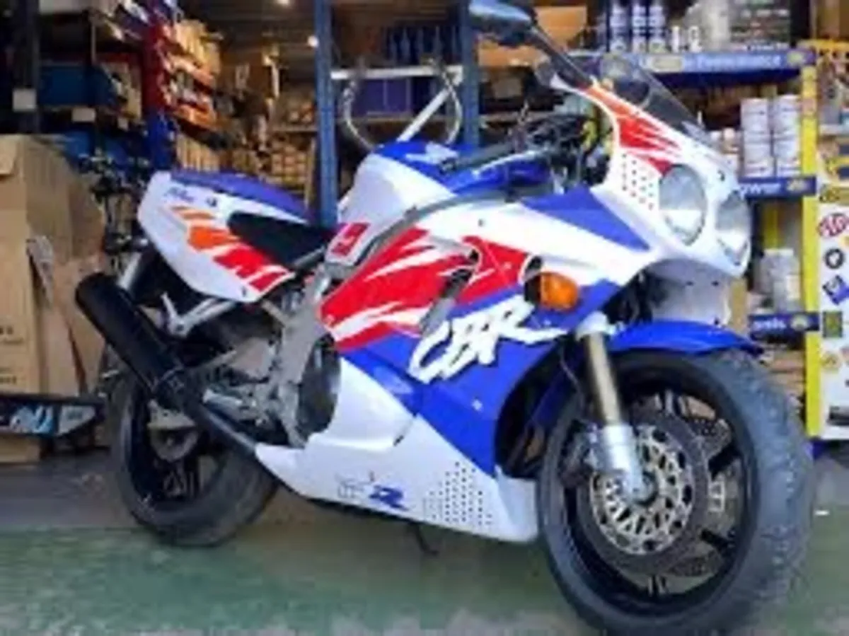 Looking 1992 fireblade - Image 1