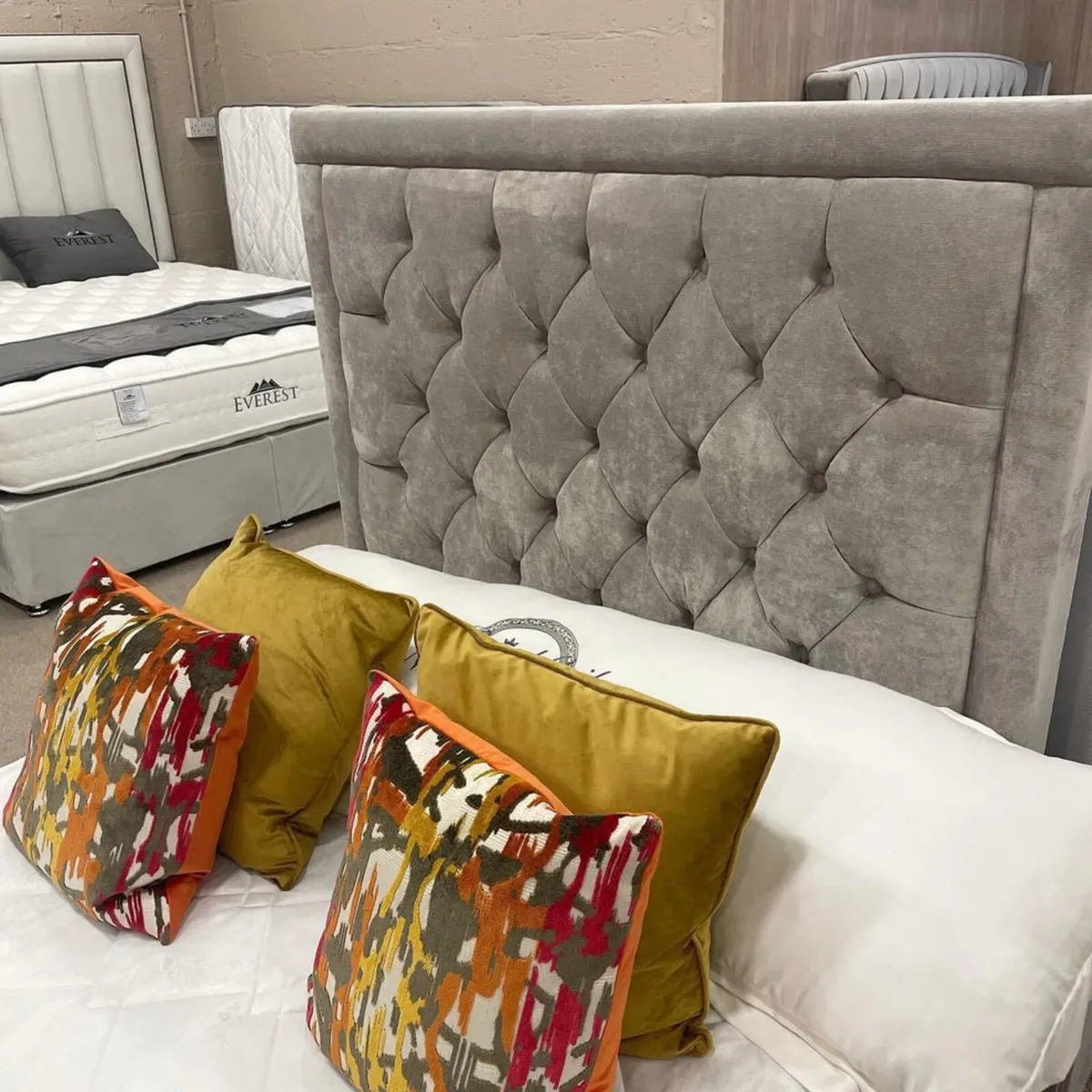 Hilton Divan Chesterfield Bed Frame + Drawers - Image 3