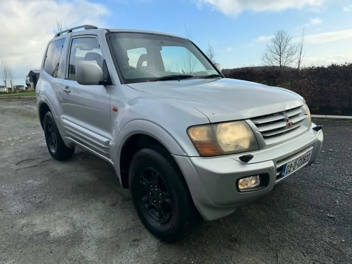 Mitsubishi Pajero 3.2 (automatic) - Image 1