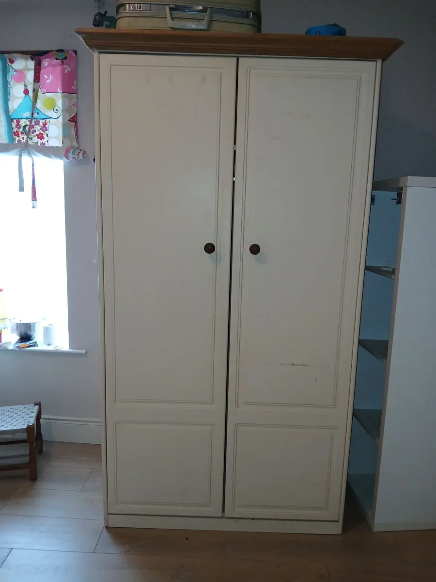 Wardrobe drawers and side lockers set - Image 3