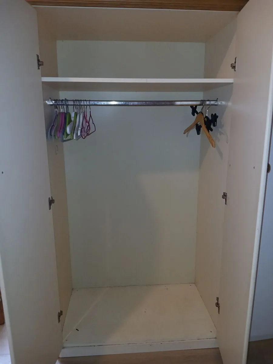 Wardrobe drawers and side lockers set - Image 4