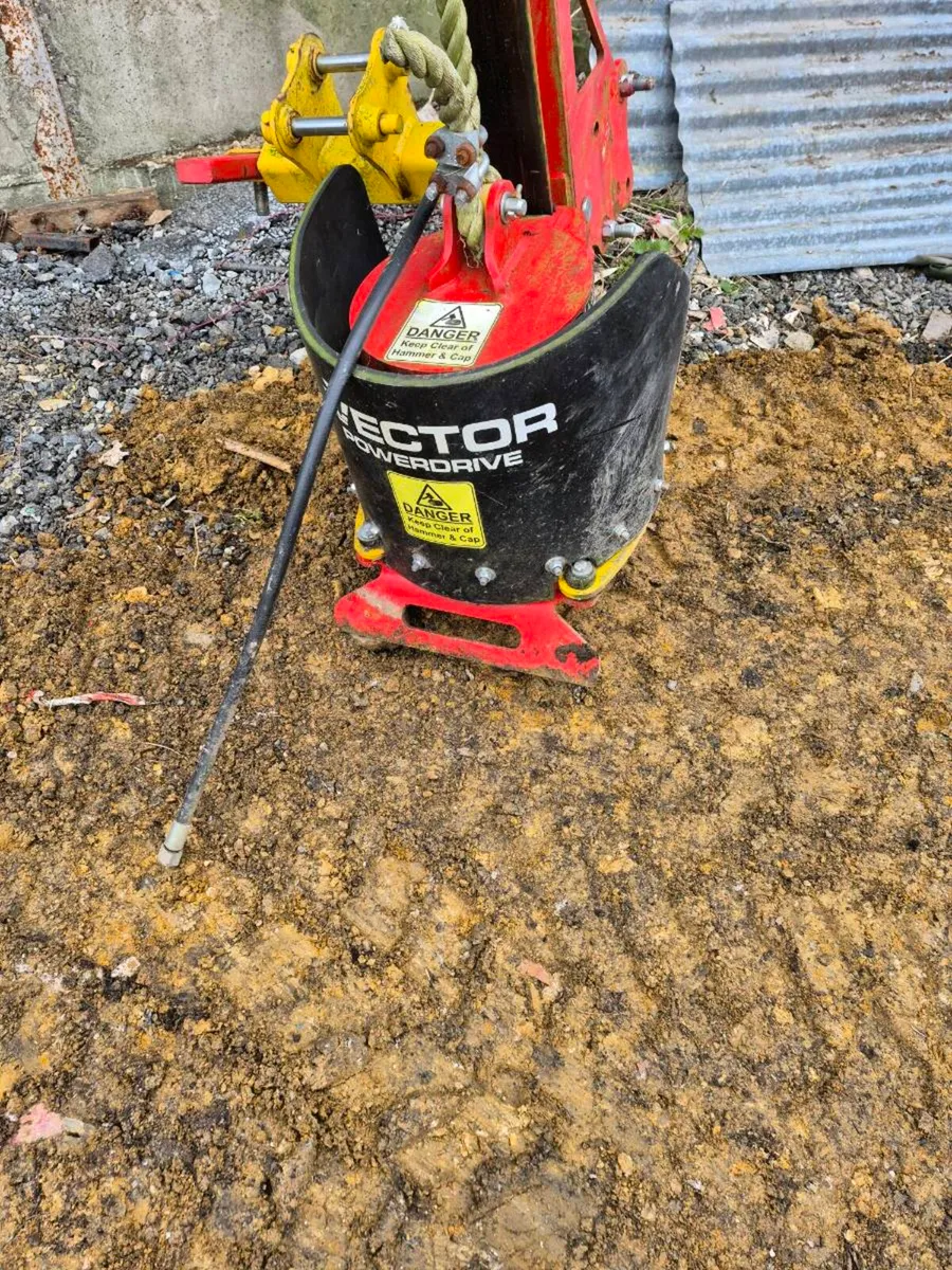 Stake driver for mini digger - Image 2