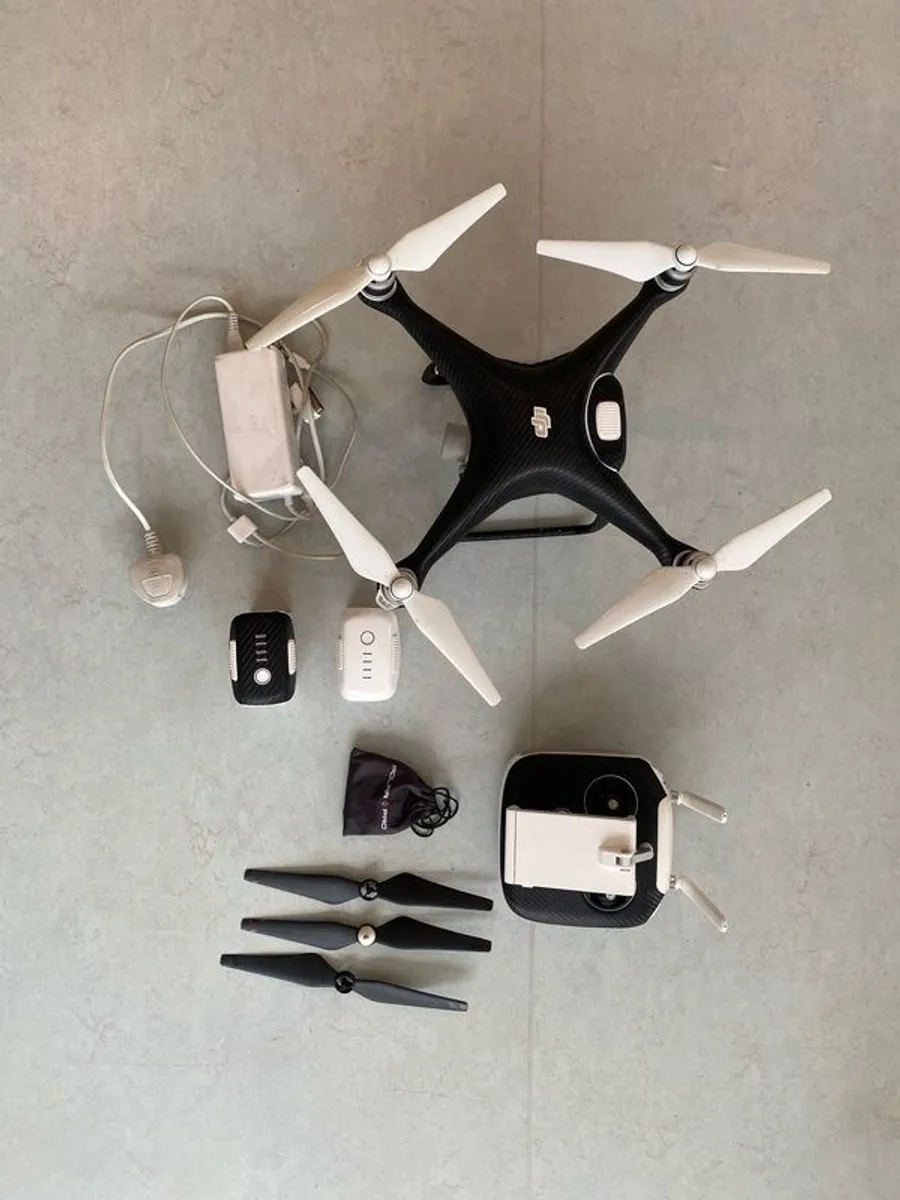 DJI Phantom 4 - Image 2