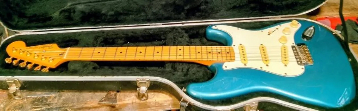 Fender Strat - Image 1