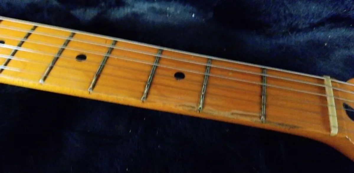 Fender Strat - Image 4