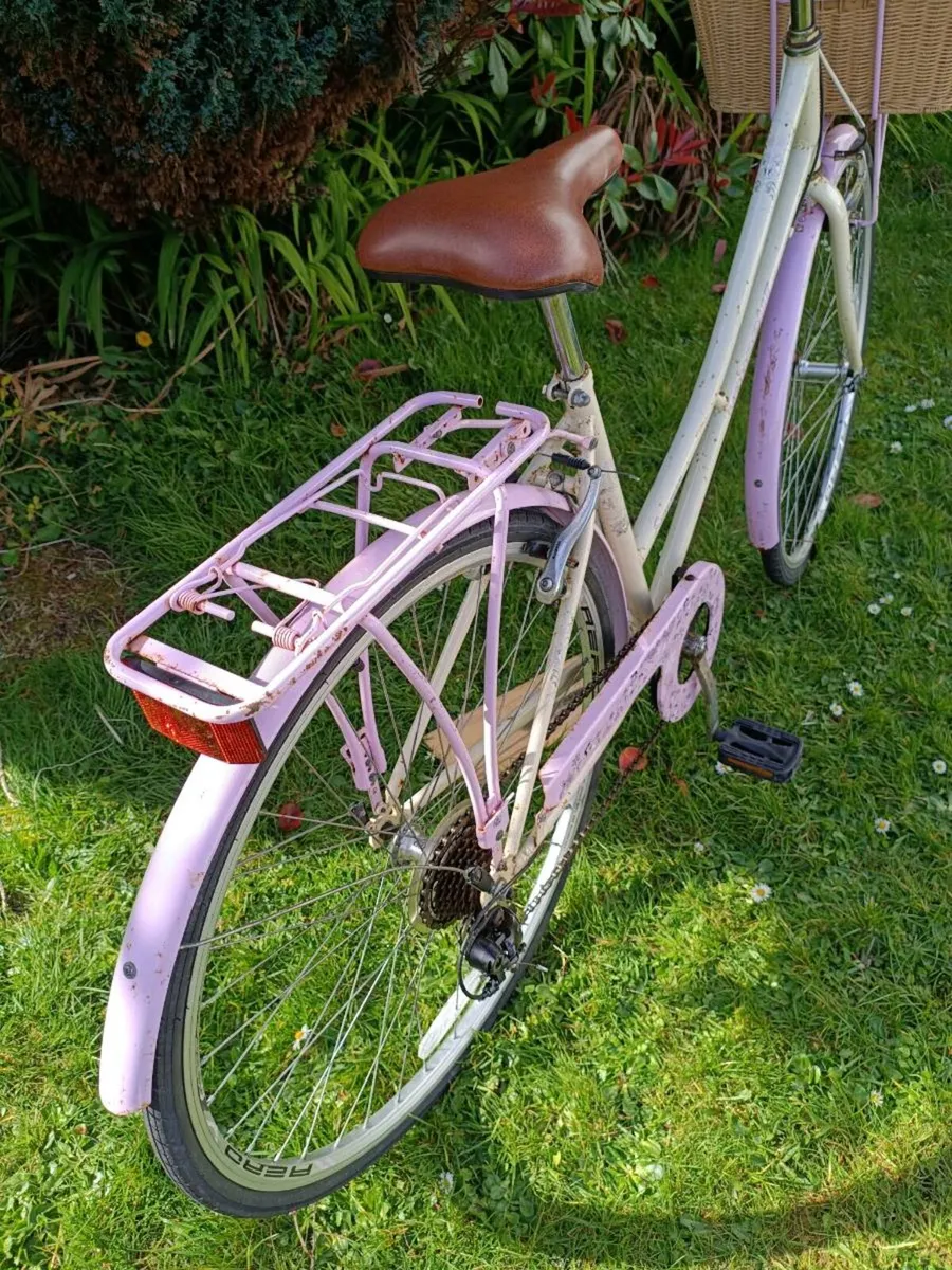 Ladies bicycle. - Image 1