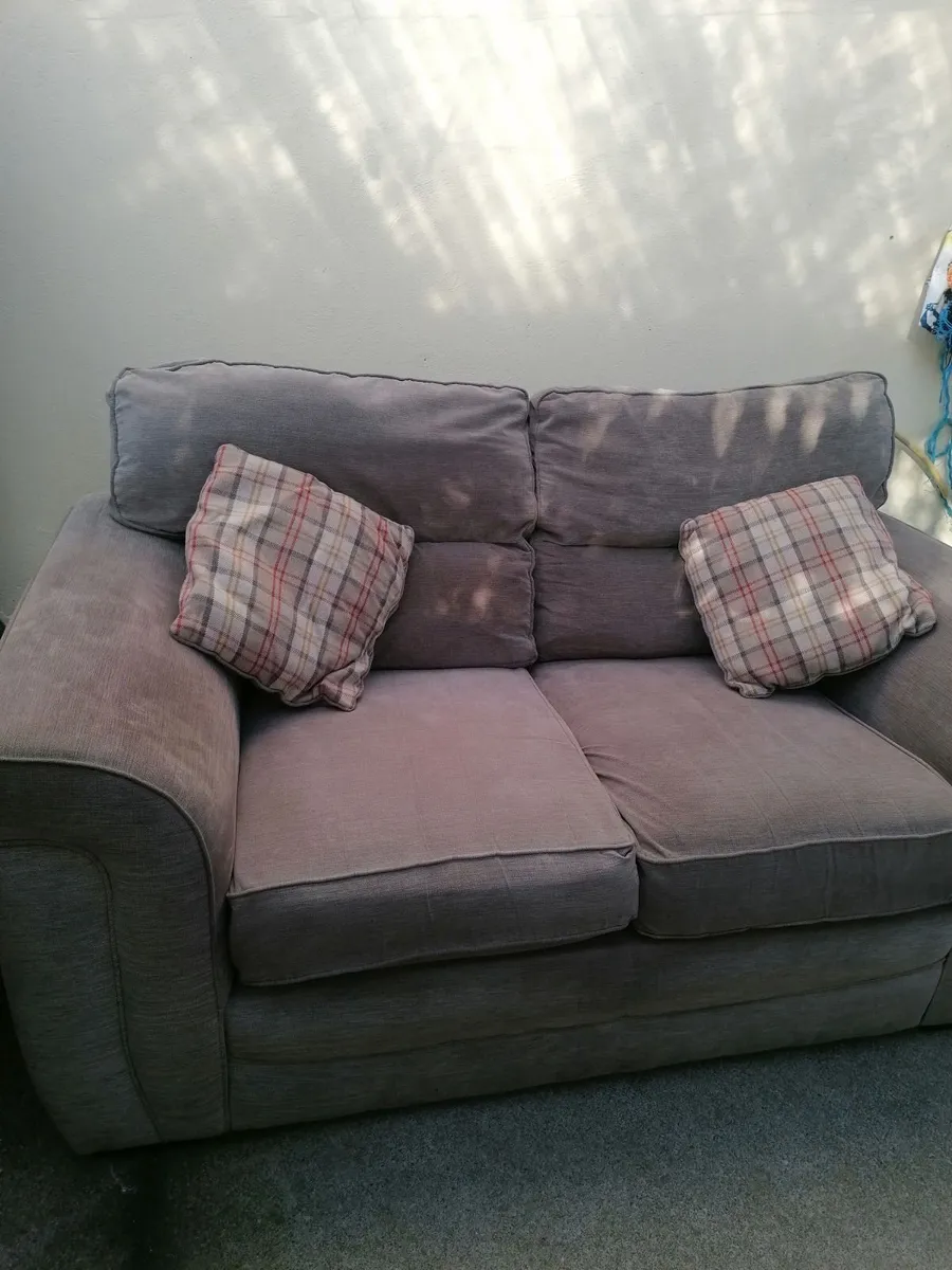 A two seater sofa +genuine leather 3 seater sofa - Image 3