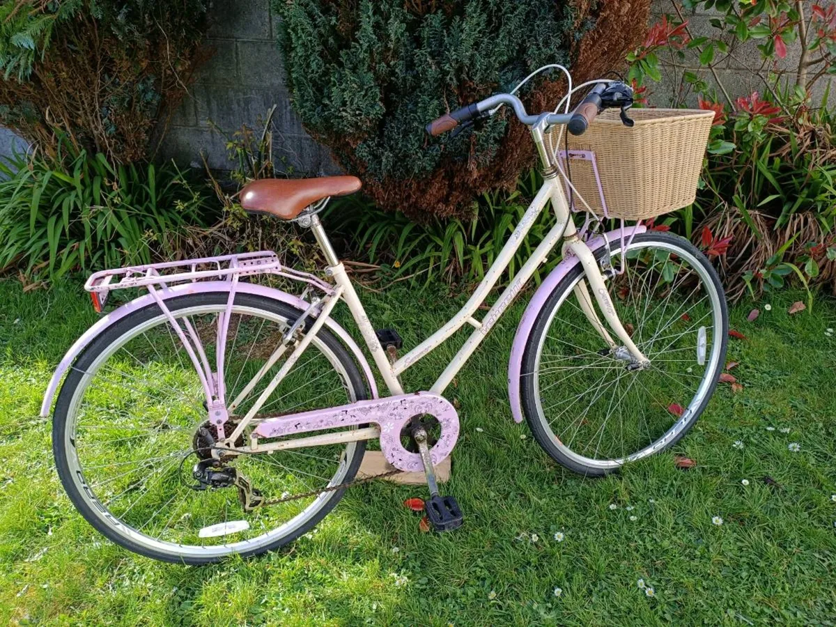 Ladies bicycle. - Image 3