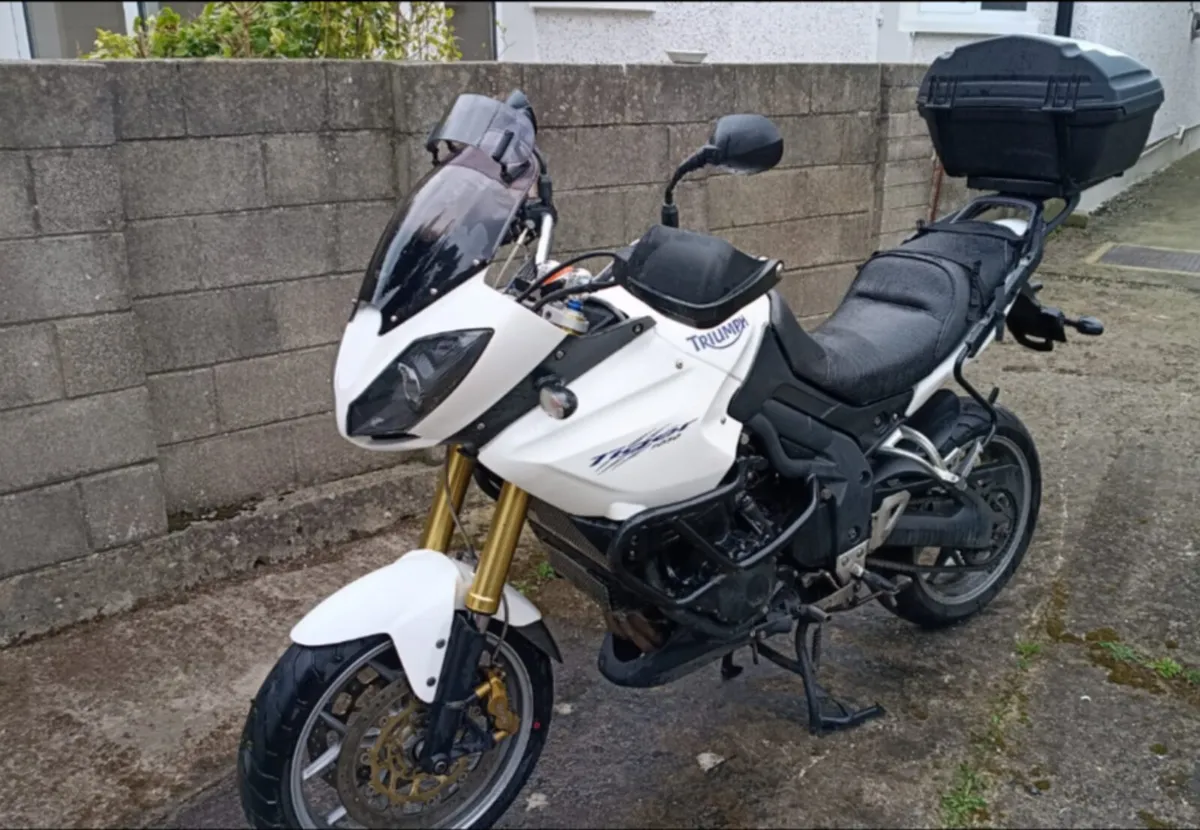 Triumph tiger 1050 - Image 1