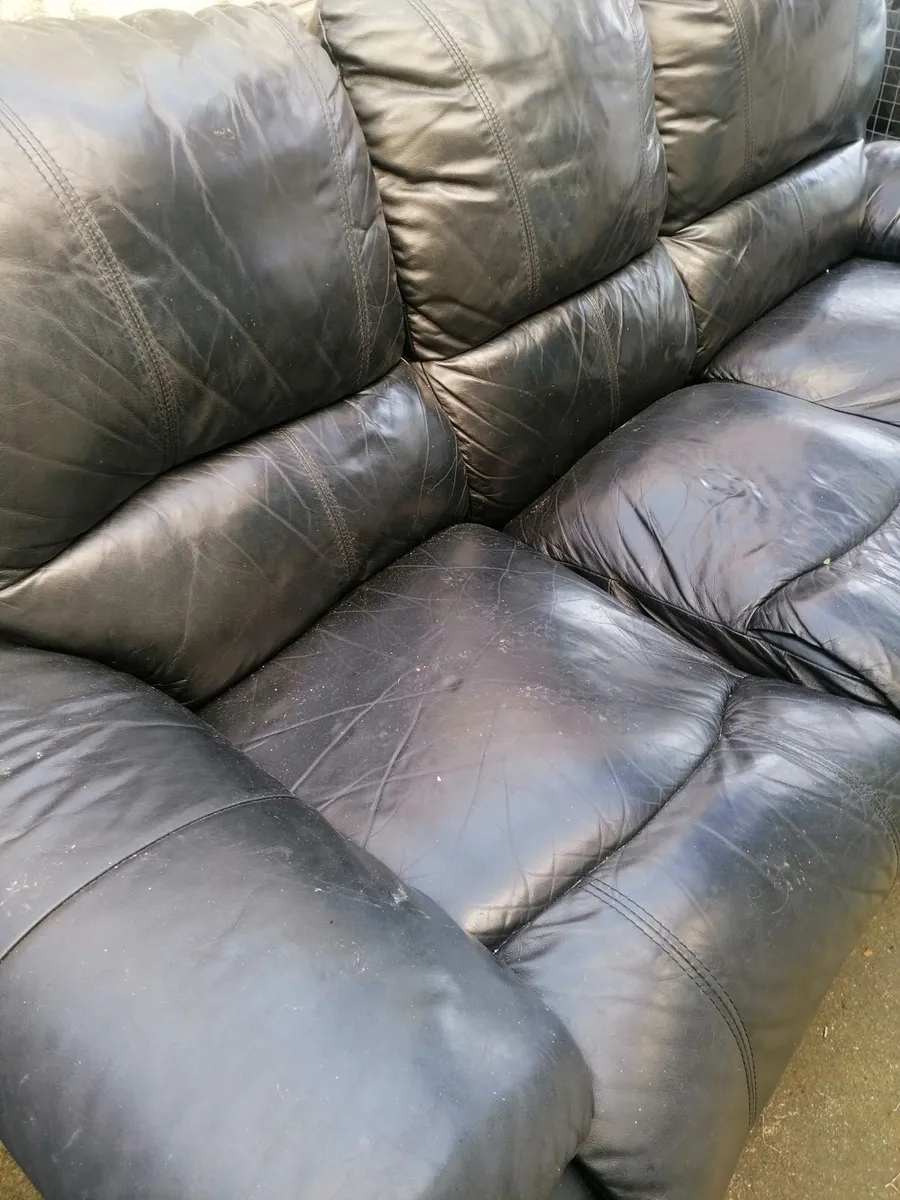 A two seater sofa +genuine leather 3 seater sofa - Image 4