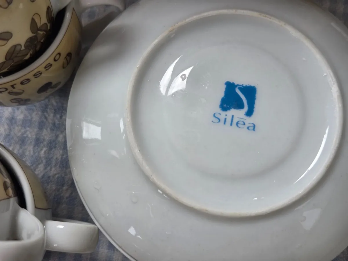 Cute espresso cups and saucers - Image 2