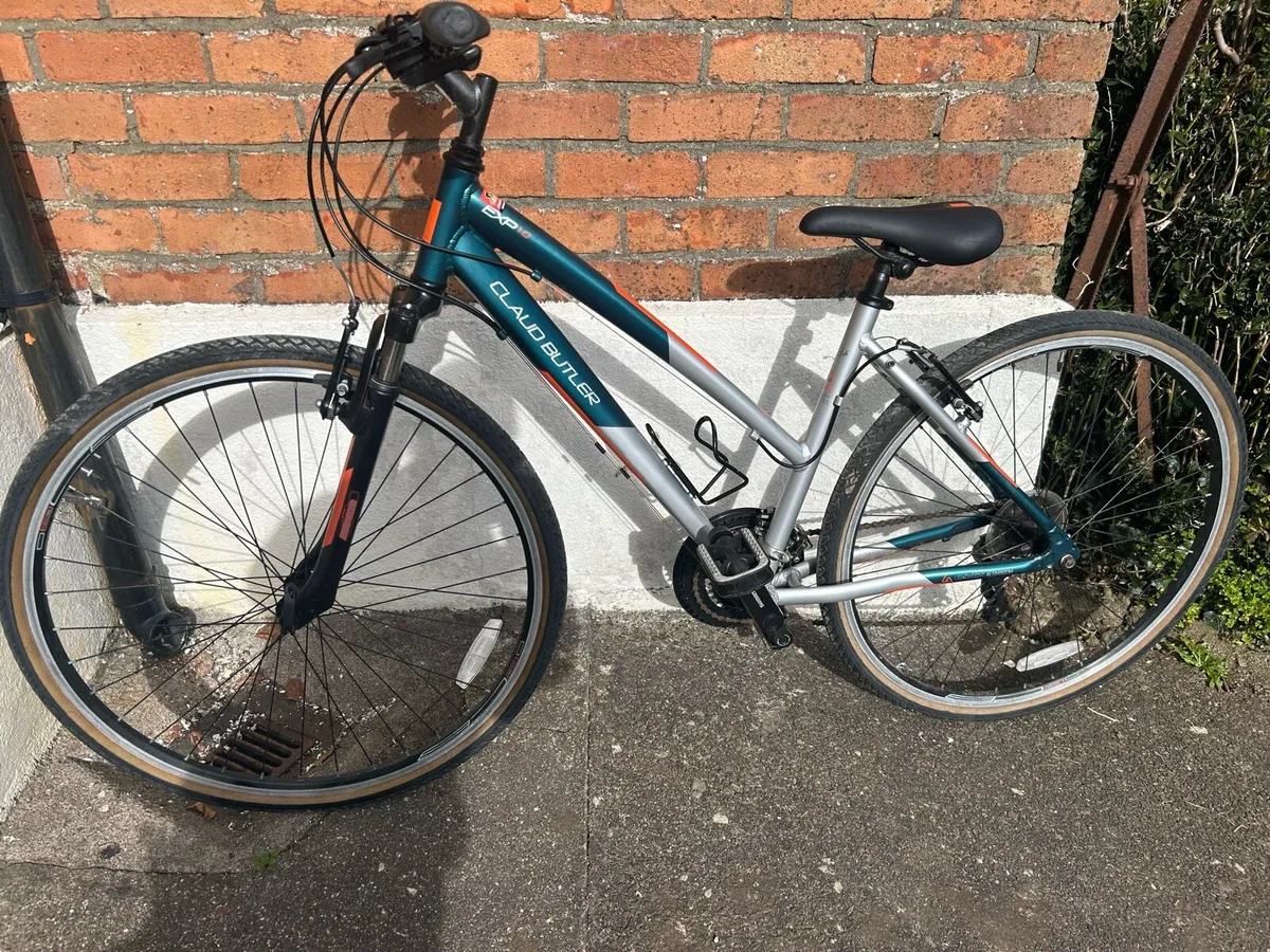 Claud Butler Women’s 18 speed hybrid bike - Image 1