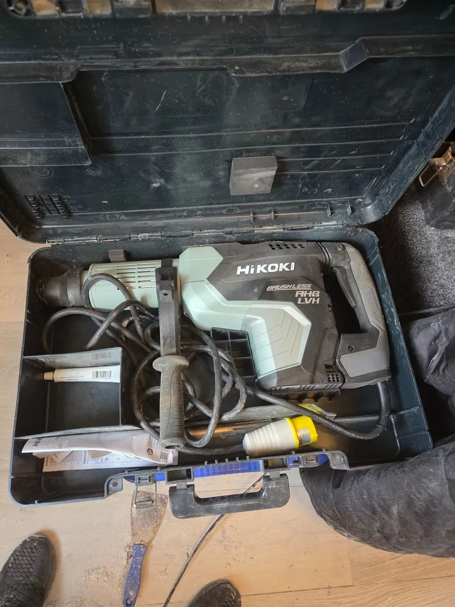 Hitachi kango new - Image 1