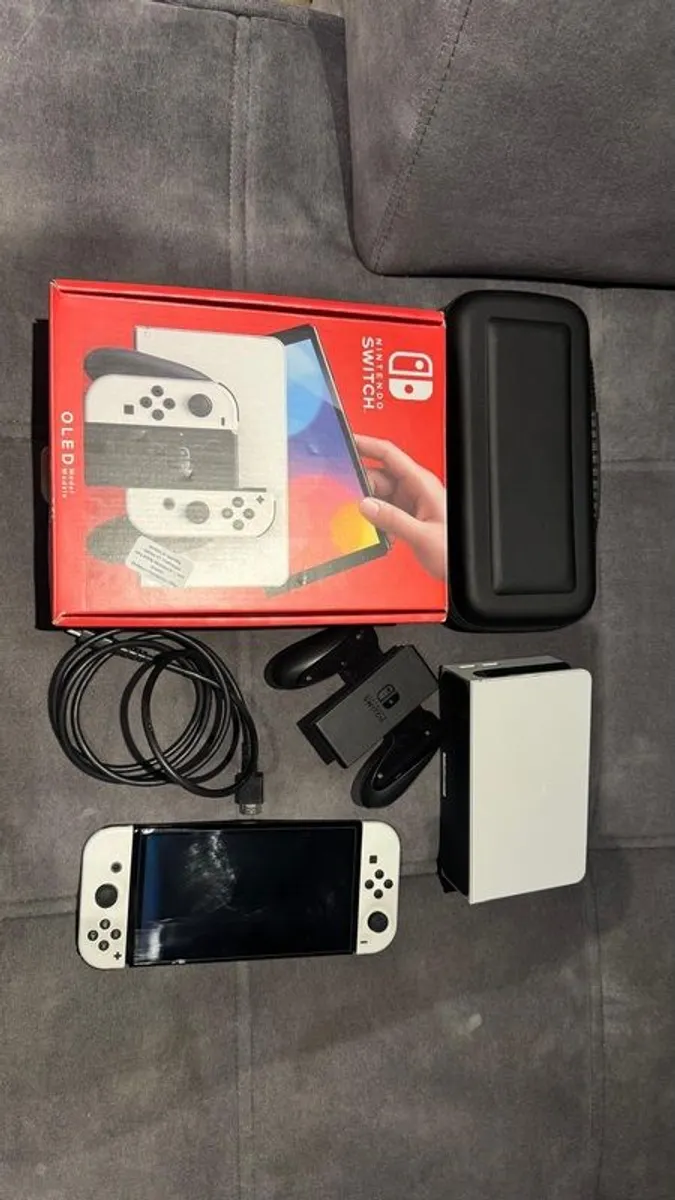 Nintendo Switch Oled - Image 1