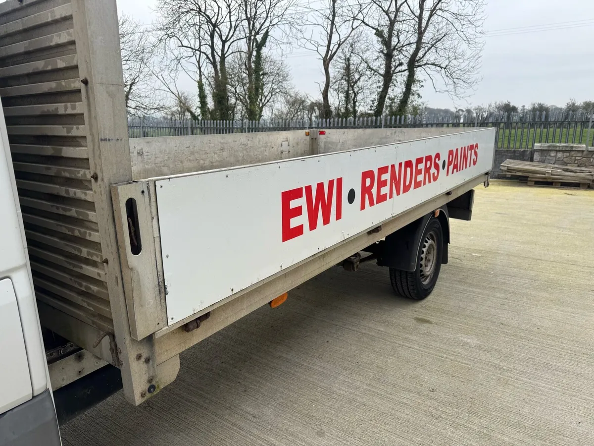 Aluminium flat body Mercedes - Image 1