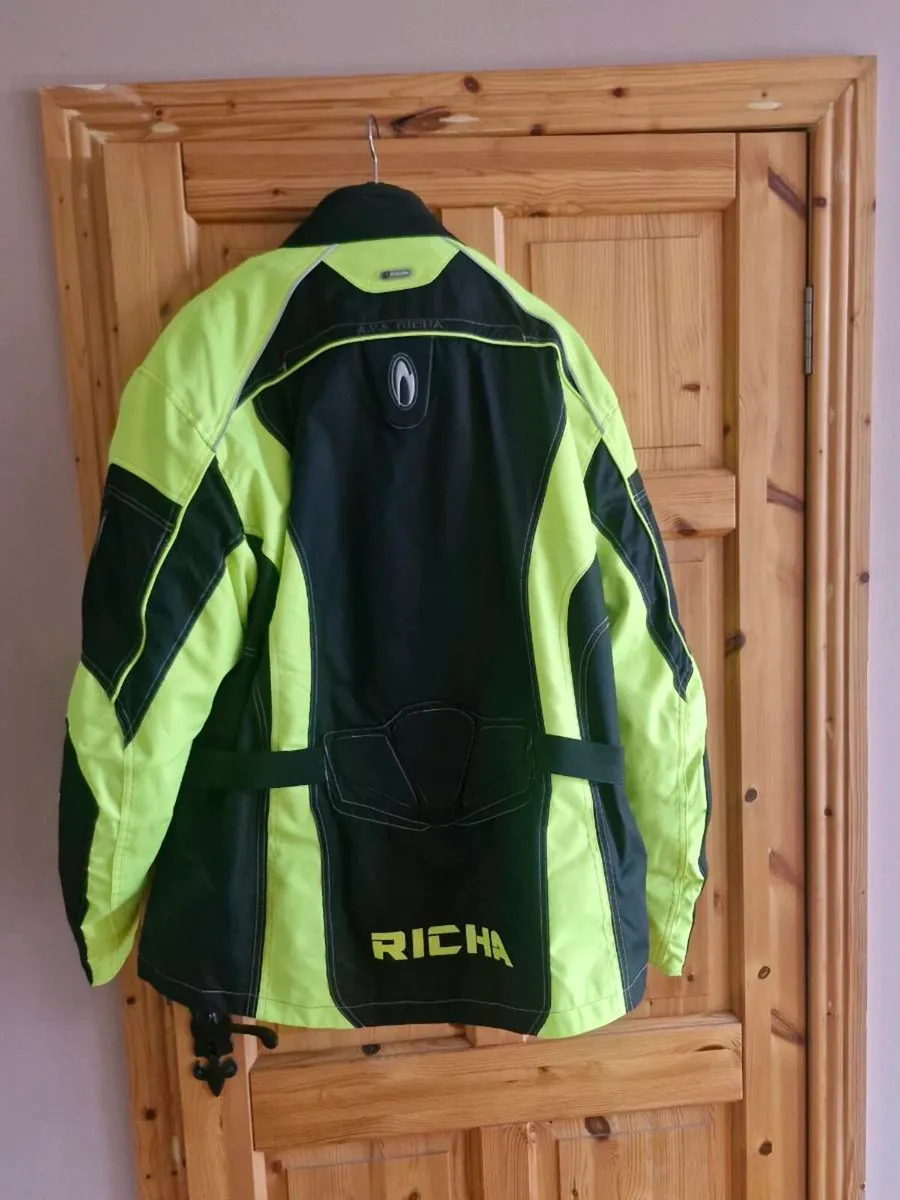 RICHA JACET - Image 2