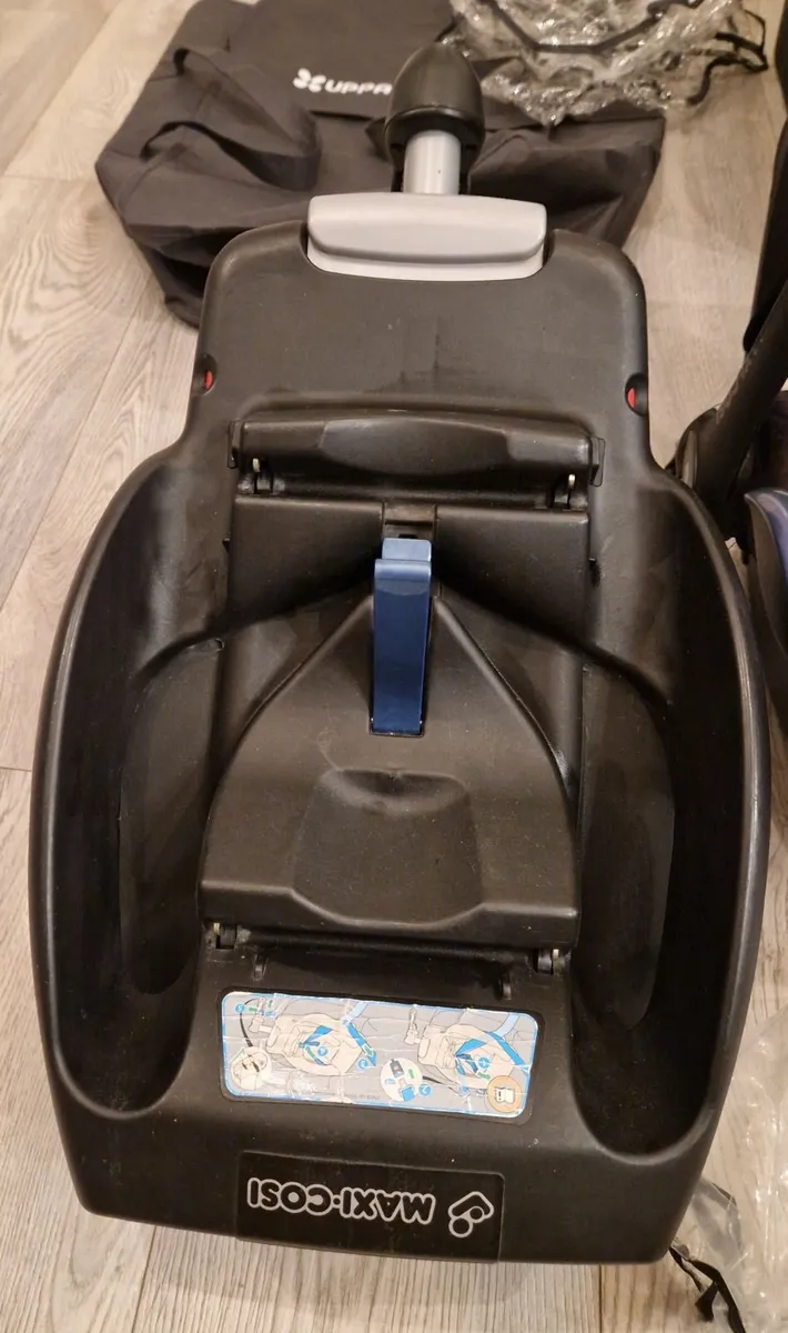 Maxi cosi Isofix Base - Image 1