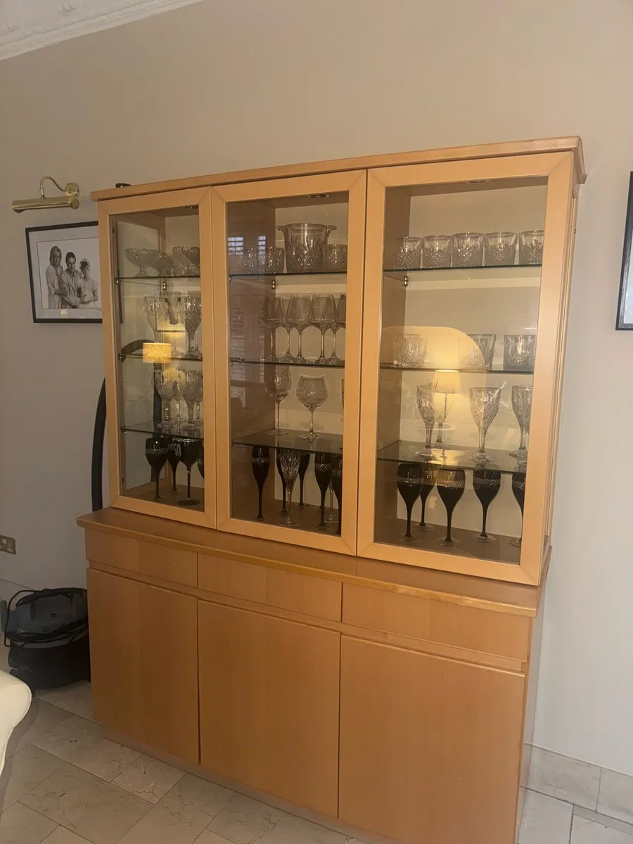 Glass cabinet - Image 1