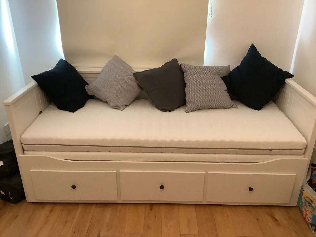 LIKE NEW Ikea day bed - Image 1