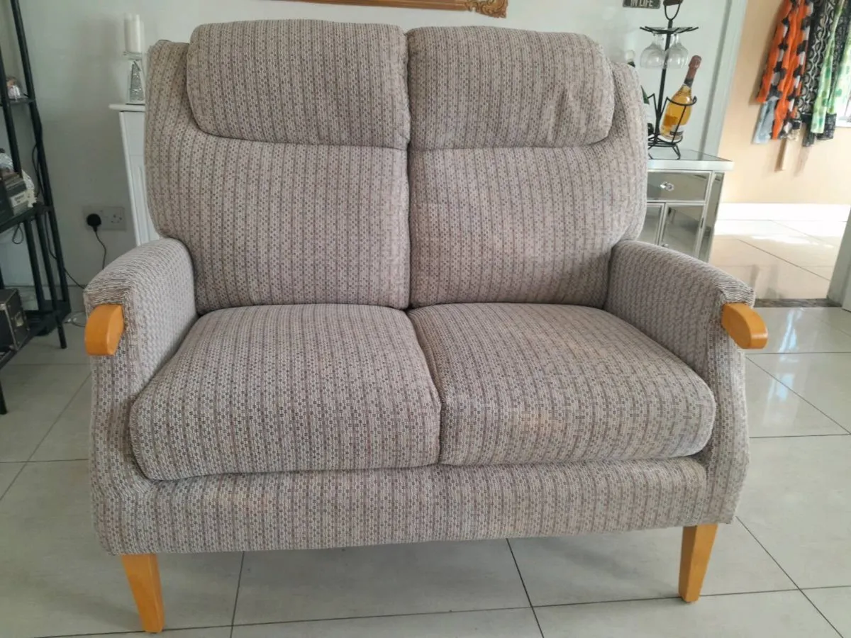 2 seated sofa - Image 1