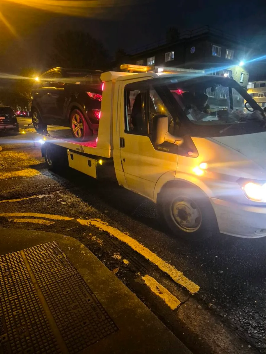 Recovery truck - Image 3