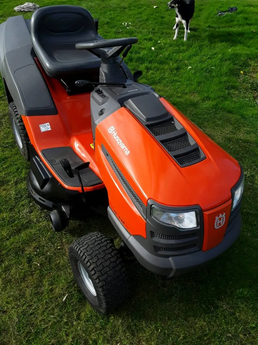 Ride on mower - Image 1