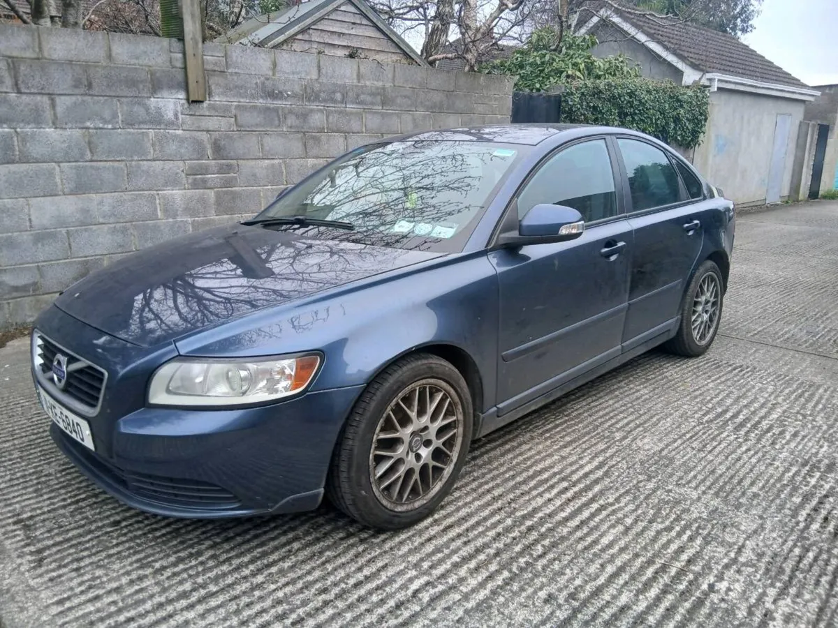 2011 VOLVO S40 DIESEL - Image 1