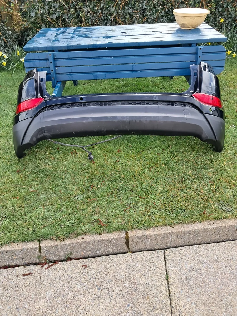 Two boot spoilers and back bumper - Image 1