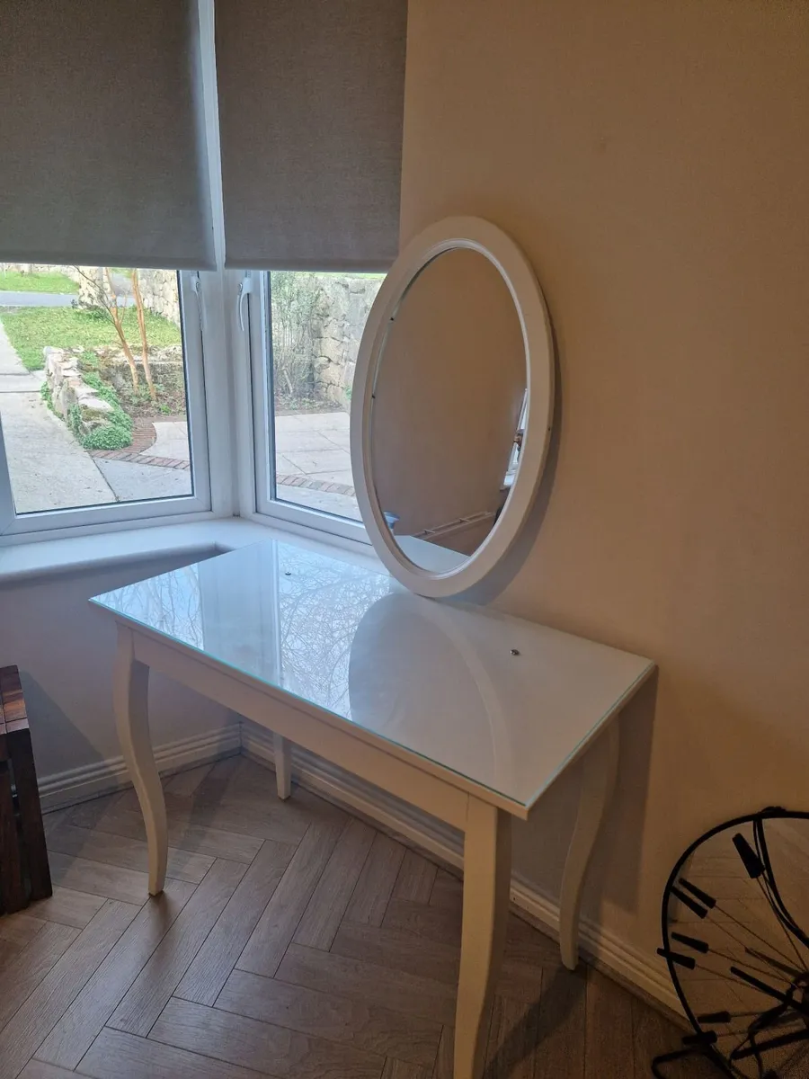 Dressing table - Image 2