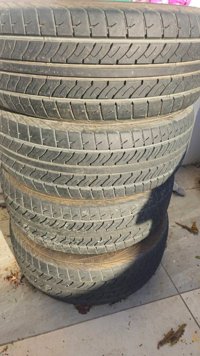 Tyres 225/55R17 - Image 1