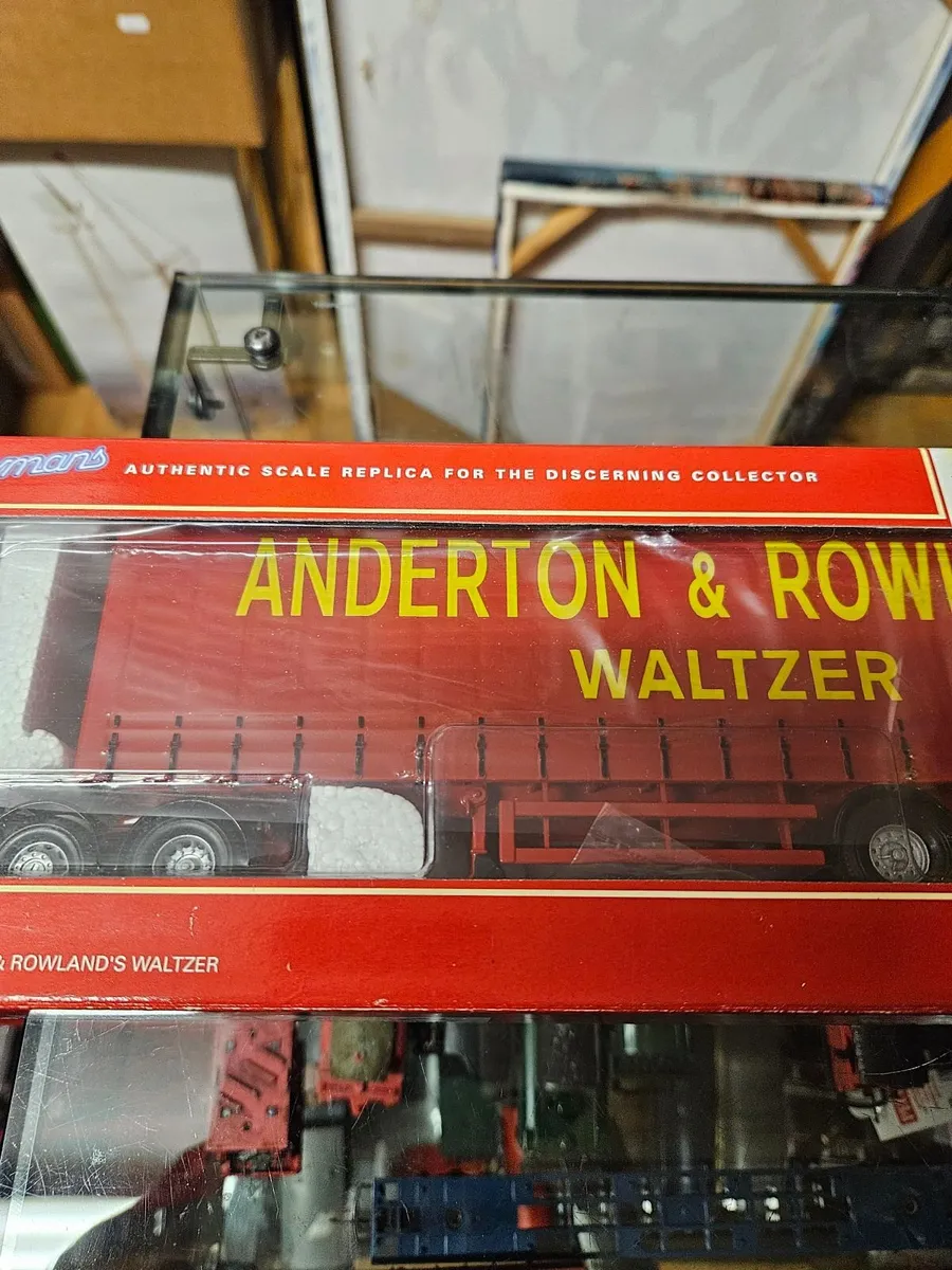 Corgi ERF Tractor Unit and Trailer 1.50 - Image 4